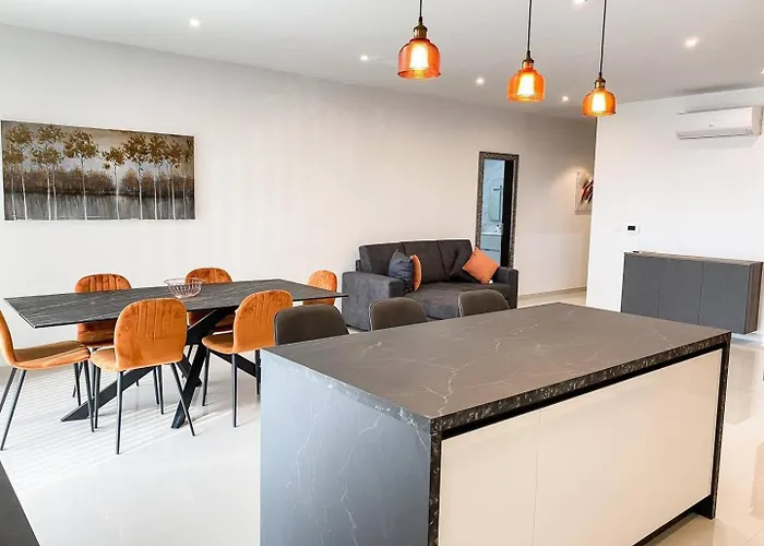 Amazing 2Bed Ghadira! By Homely